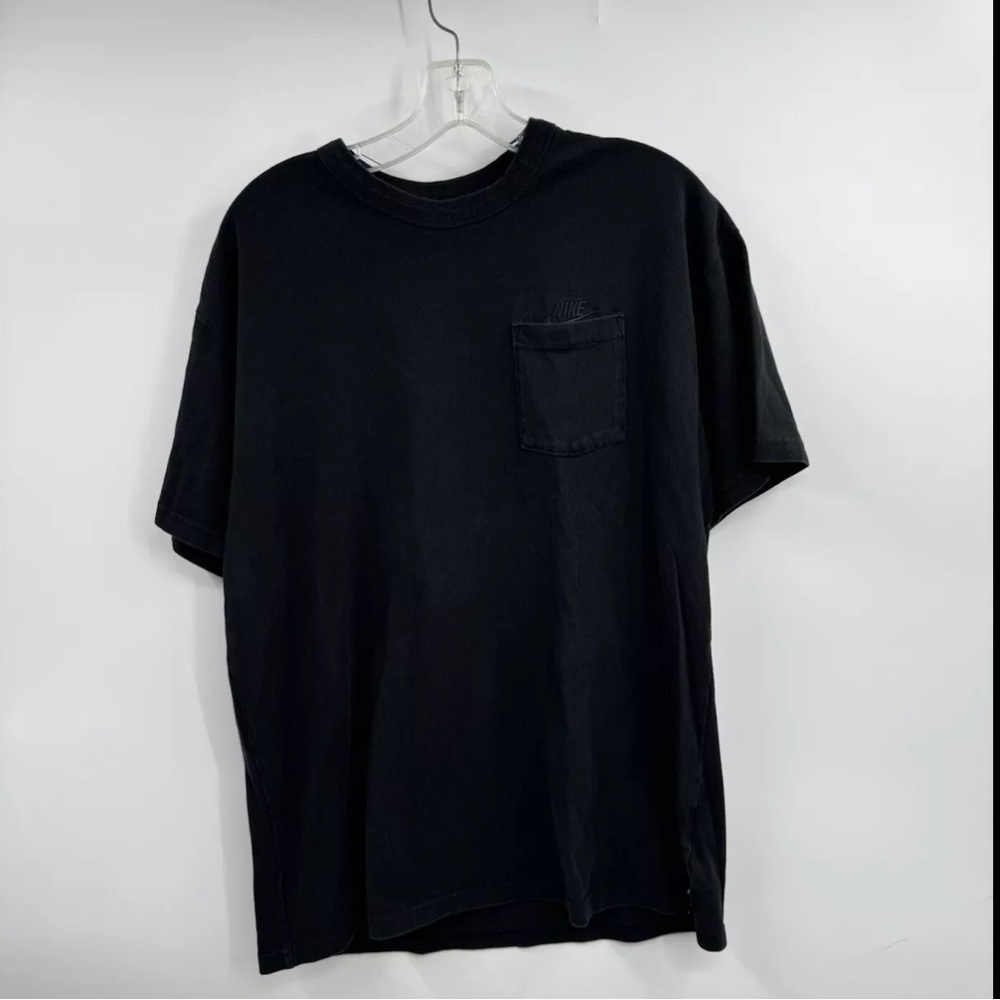 Nike Pocket Tee Shirt Medium Black Sportswear Club Embroidered Logo Mens